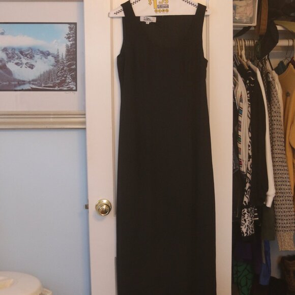Vintage black formal gown / prom dress, sleeveless, fully lined, size 8 - Picture 4 of 8